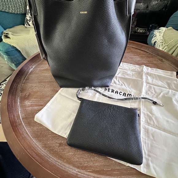 BERACAMY Paris Gratitude Clasp Bucket Bag -Midnight - BNWT + Box - Picture 7 of 16